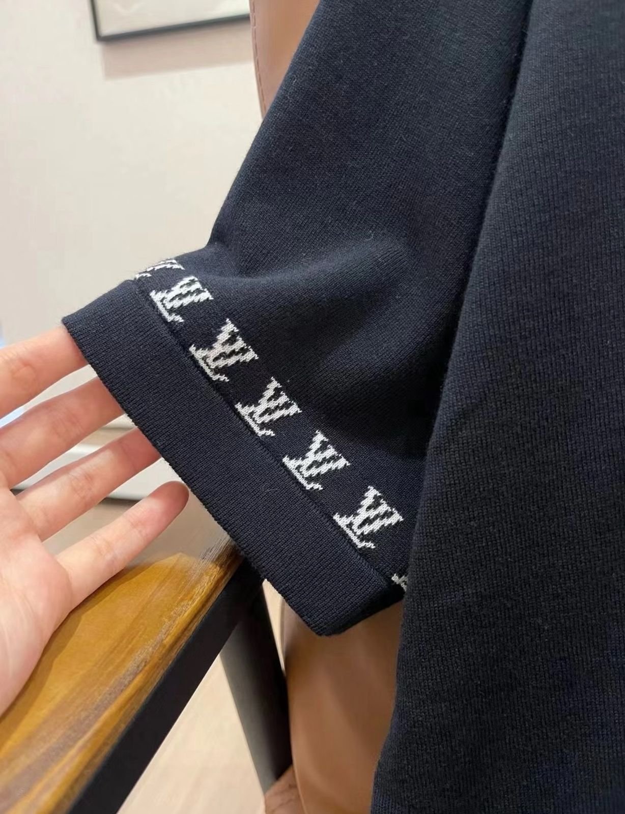 LV Knitwear - Image 4